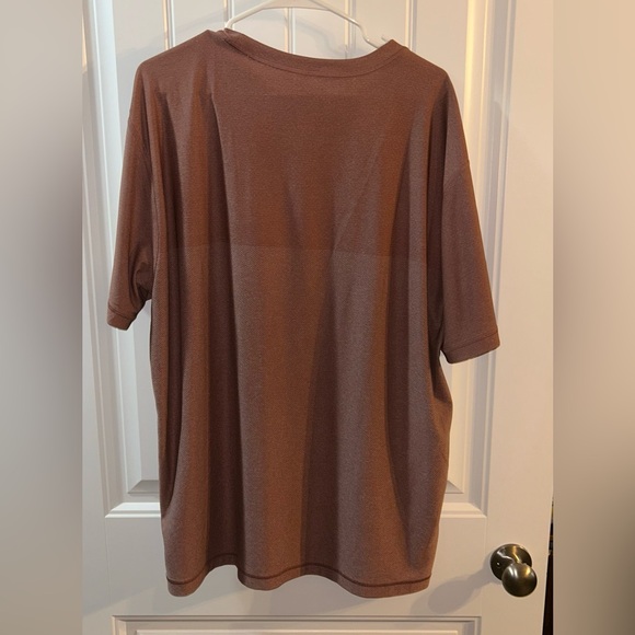 Vuori Grandview Tech Tee, Heather Red, XXL - Picture 2 of 3